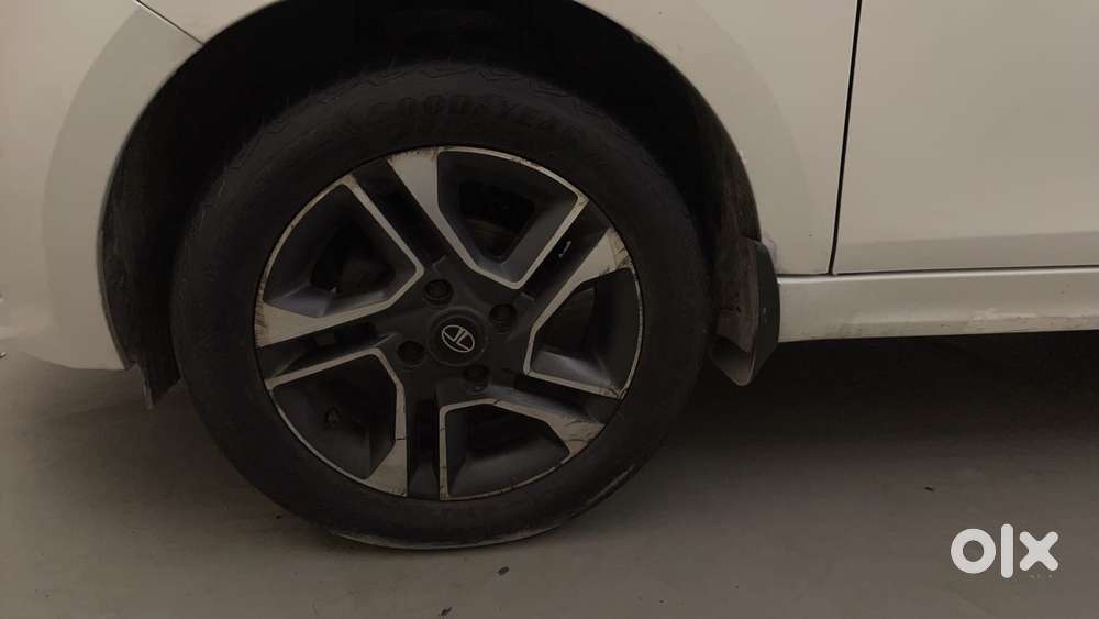 Tata Tigor Xza, 2018, Petrol