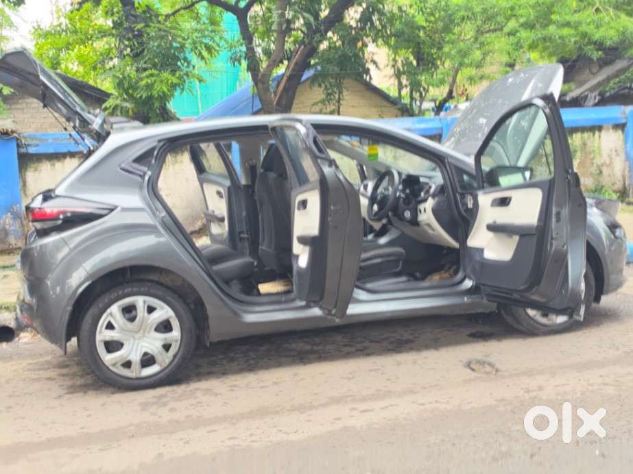 Tata Altroz Xm Plus (s), 2023, Petrol