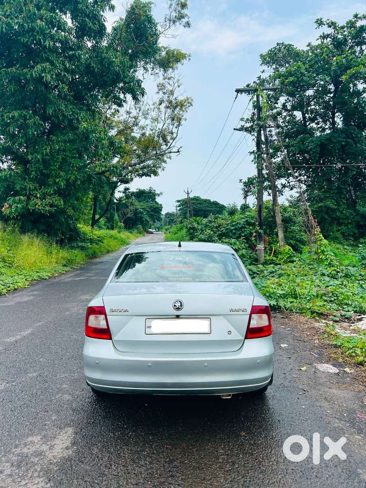 Skoda Rapid 1.6 Ambition Plus Tdi At, 2015, Diesel