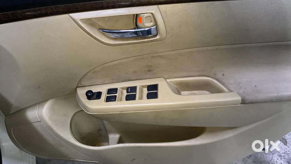 Maruti Suzuki Swift Dzire 1.2 Vxi Bsiv, 2016, Cng & Hybrids