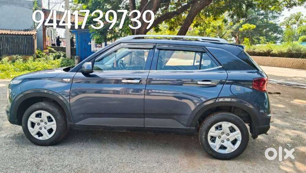 Hyundai Venue 1.2 S (o), 2021, Petrol