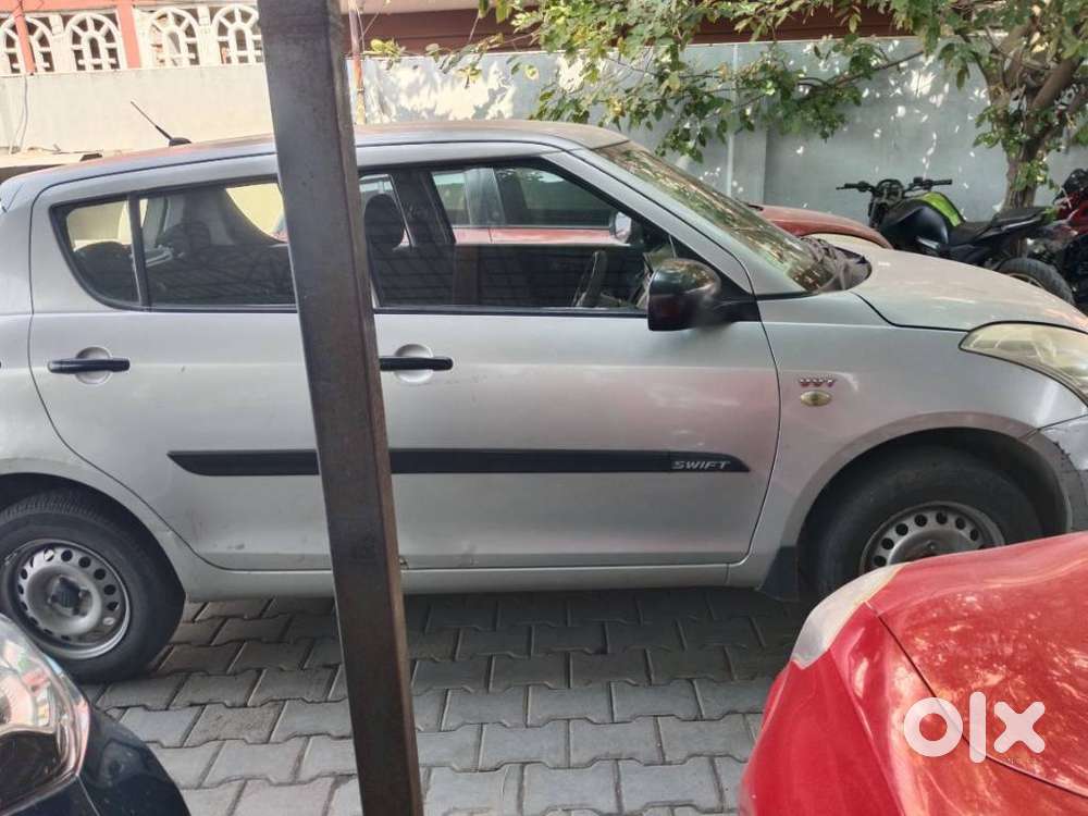 Maruti Suzuki Swift Lxi, 2014, Petrol