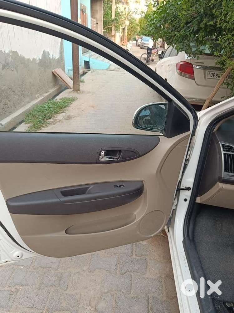 Hyundai Petrol Car 2014