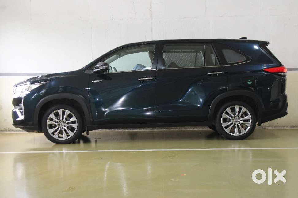 Toyota Innova Hycross 2.0 Zx (o) Hybrid 7 Str, 2023, Petrol