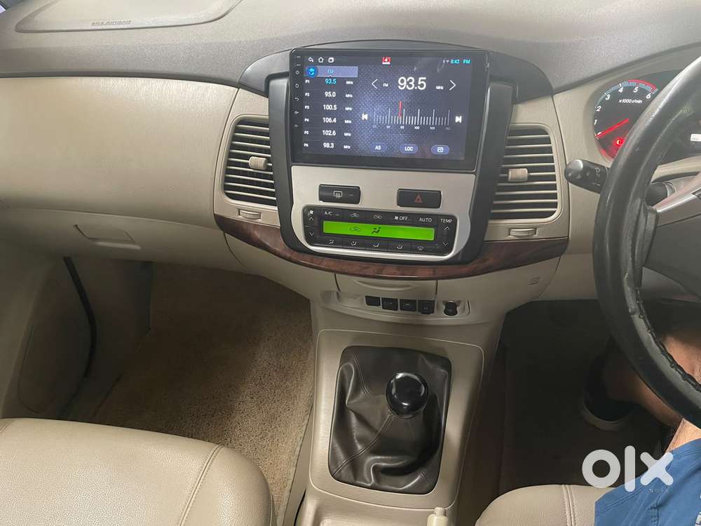 Toyota Innova 2.5 V 7seater Crysta Edition, 2014, Diesel