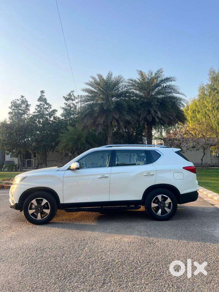 Mahindra Alturas G4 4x2 At, 2022, Diesel
