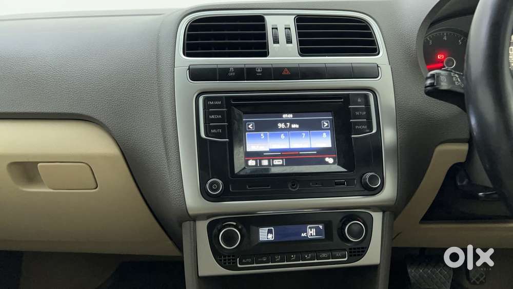 Volkswagen Vento 2013-2015 1.2 Tsi Highline At, 2016, Petrol