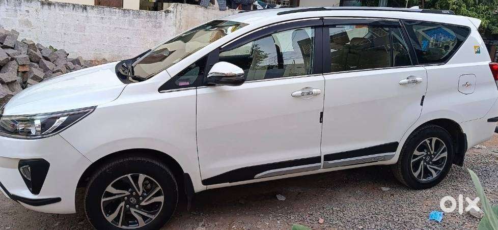 Innova Crysta, 2026, Gx+ Mt 8 Str Diesel, Brand New