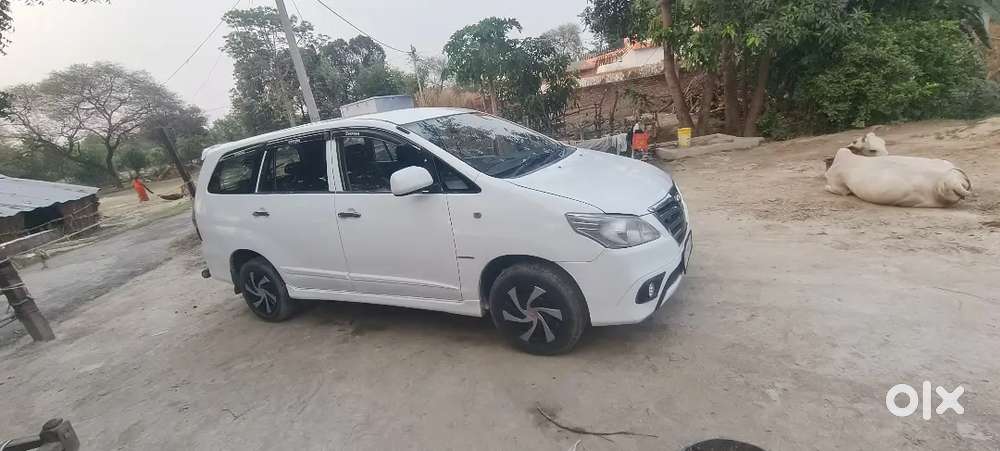 Toyota Innova 2014