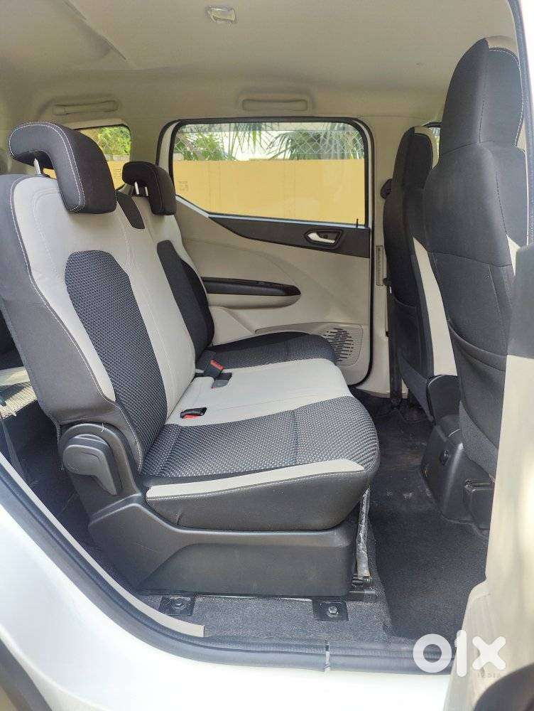 Renault Triber Rxz Easy-r Amt, 2023, Petrol