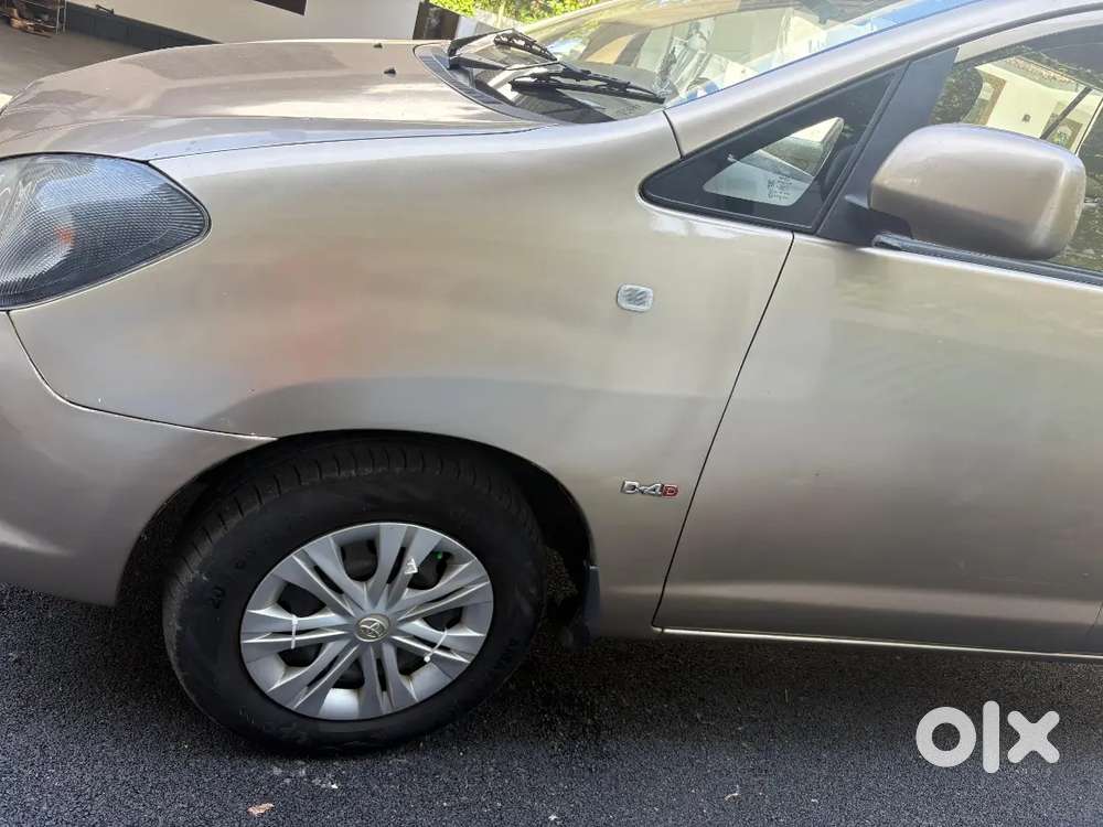 Toyota Innova 2006 Diesel Well Maintained