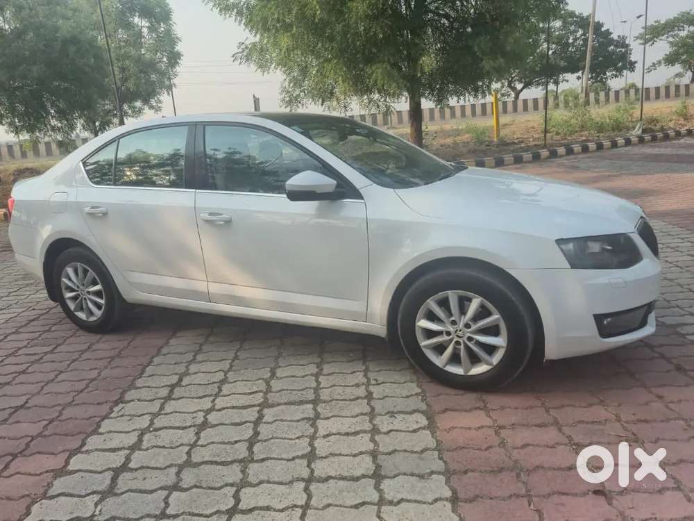 Skoda Octavia 2015 Diesel 122000 Km Driven