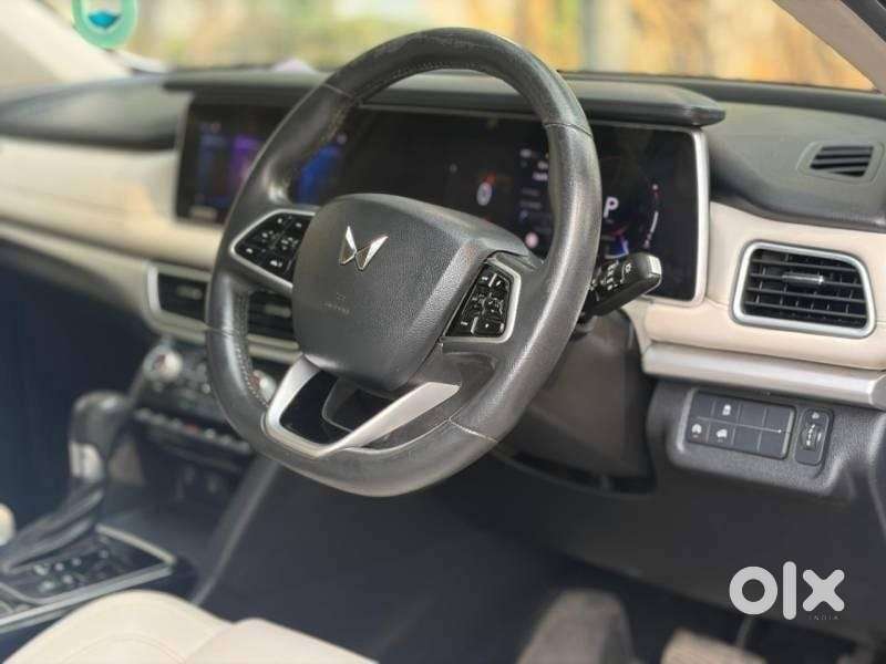 Mahindra Xuv700 2.2 Ax 7 Diesel At Luxury Pack Str, 2022, Diesel