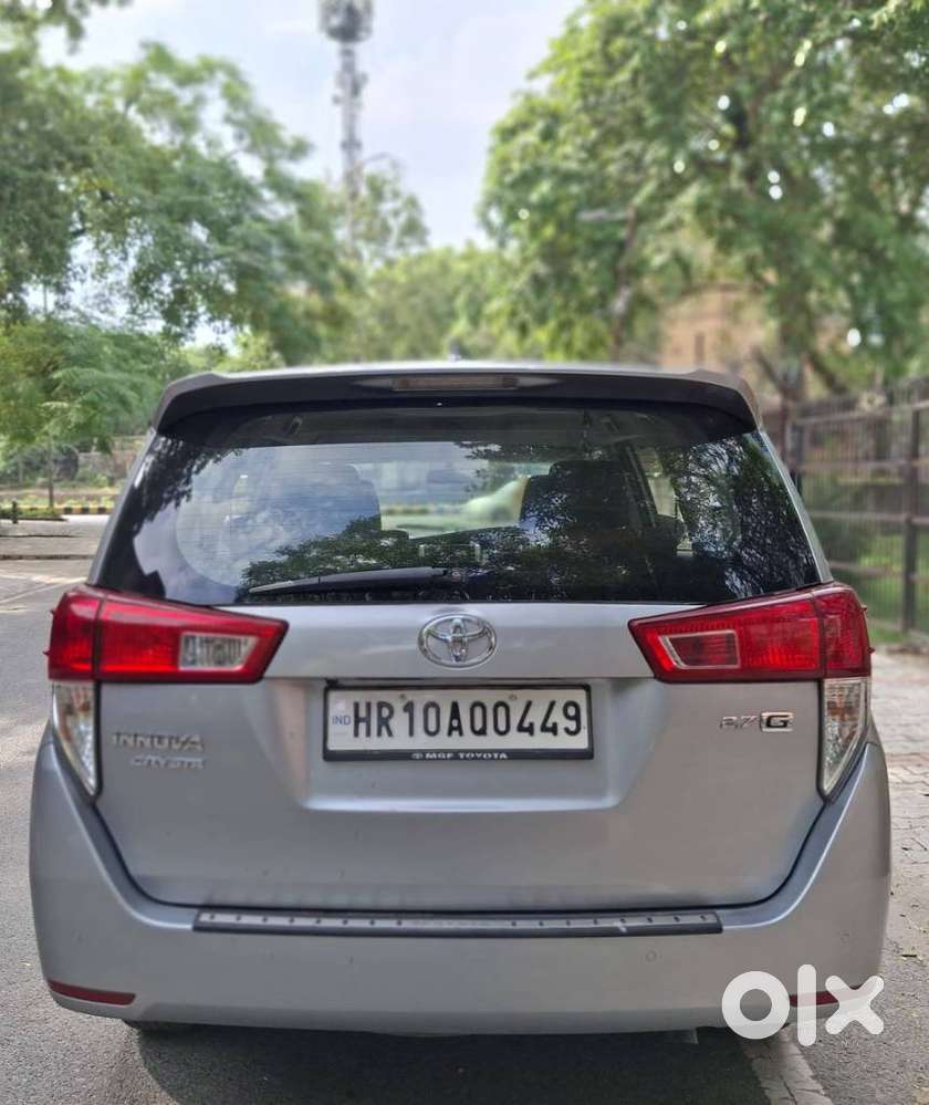 Toyota Innova Crysta 2.4 G Mt, 2023, Petrol