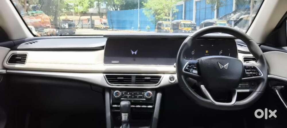 Mahindra Xuv700 2.2 Ax 7 Diesel At Str, 2022, Diesel