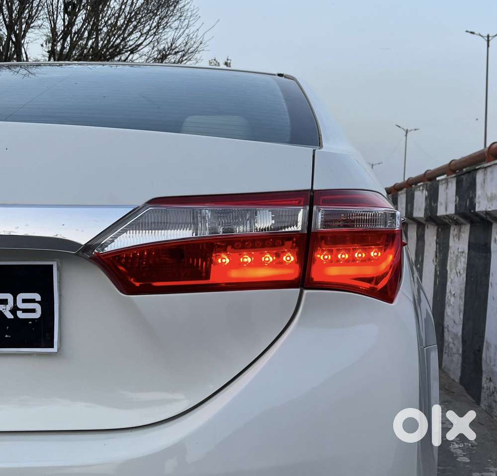 Toyota Corolla Altis 2013-2017 Vl At, 2015, Petrol