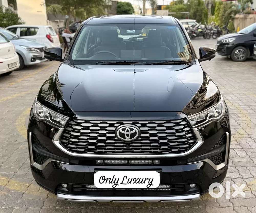 Toyota Innova Hycross 2.0 Zx Hybrid 7 Str, 2025, Petrol