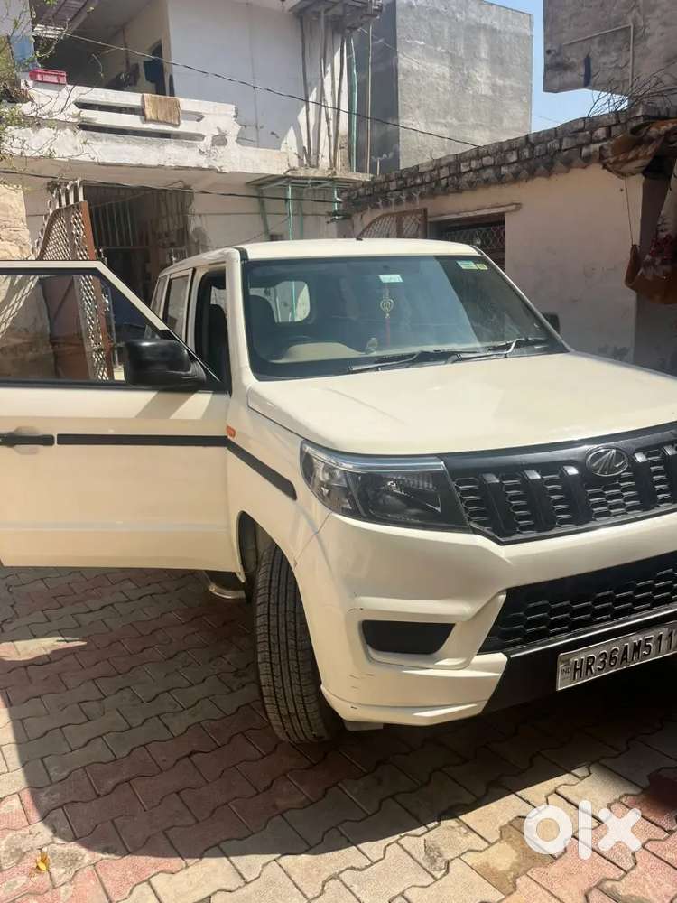 न्यू बोलोरो , 3 साल 10 महीना, कोई लोन बाकी नहीं, गुड कंडीशन।