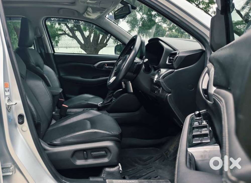 Toyota Urban Cruiser Hyryder 1.5 V Neo Drive At, 2025, Petrol