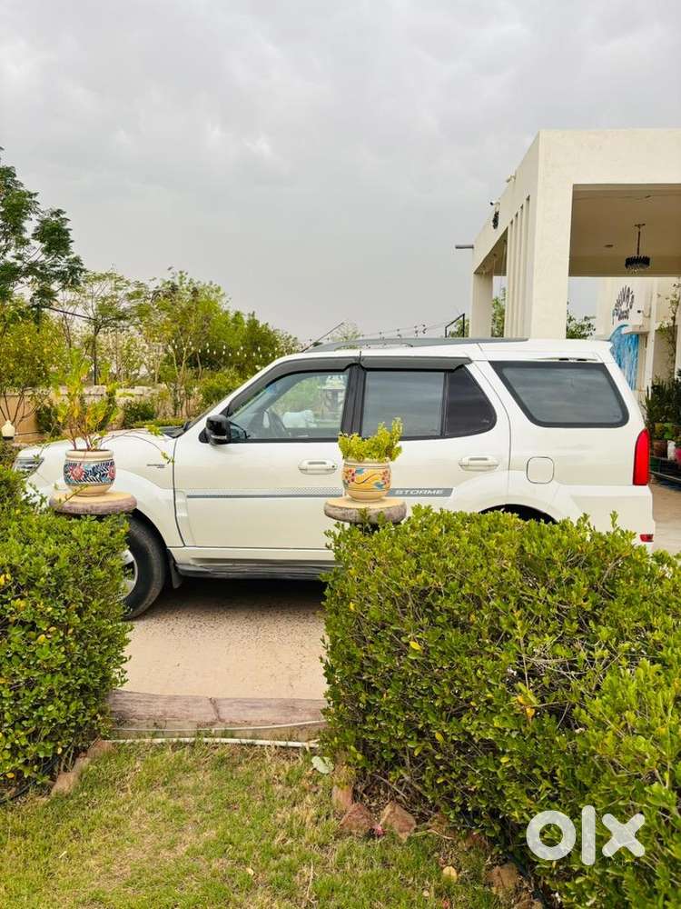 Tata Safari Storme 2018