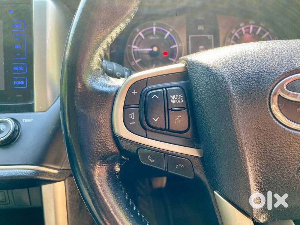 Toyota Innova Crysta 2.4 V 8 Str, 2017, Diesel