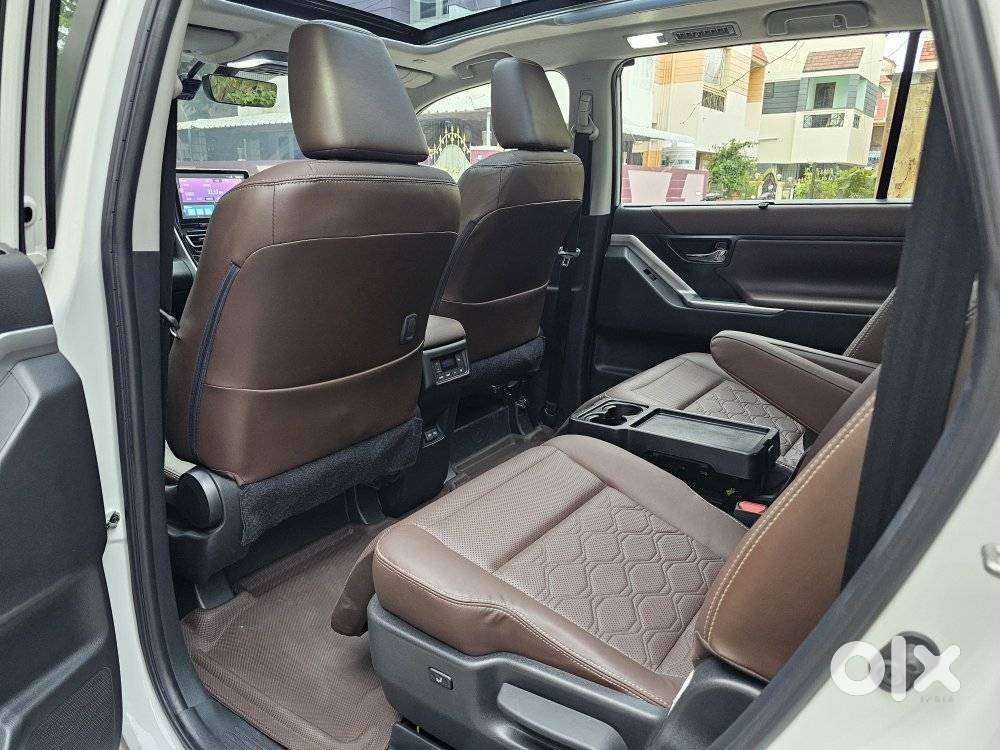 Toyota Innova Hycross 2.0 Zx Hybrid 7 Str, 2024, Cng & Hybrids