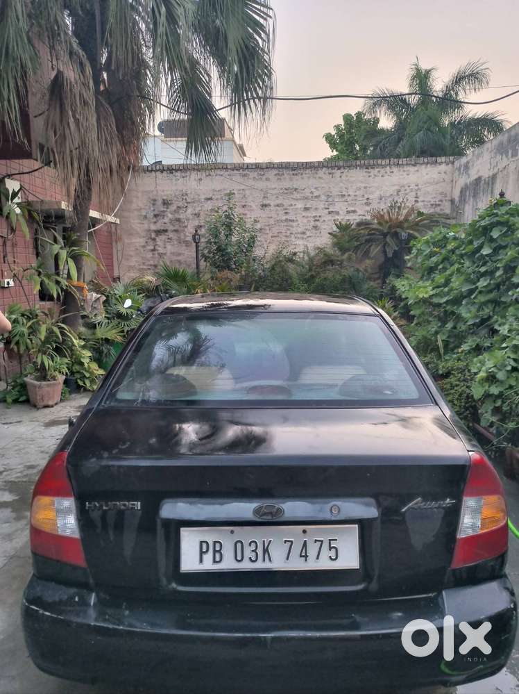 Black Hundai  Accent Car