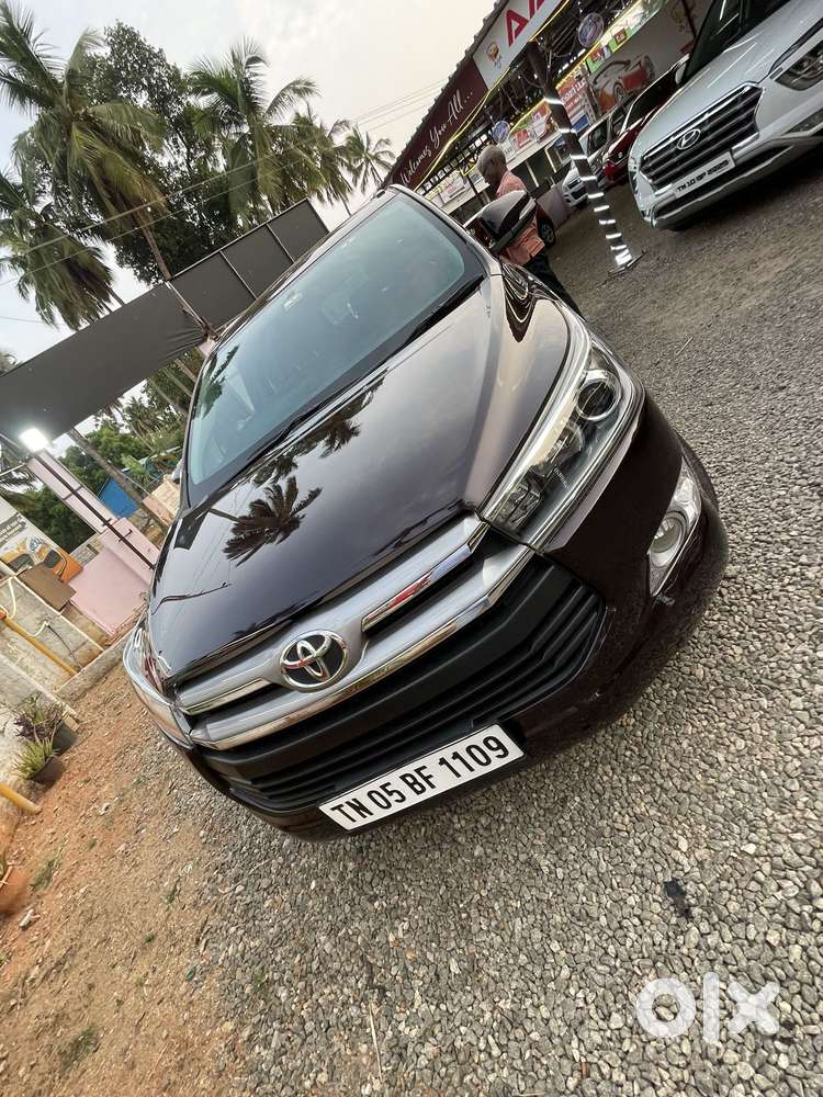 Toyota Innova Crysta 2.4 V 8 Str, 2016, Diesel