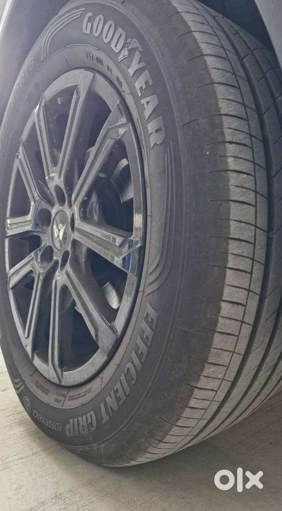 Mahindra Xuv700 2.2 Ax 7 Diesel At Luxury Pack Str Awd, 2025, Diesel