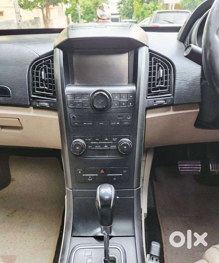 Mahindra Xuv500 2.2 W10 Sportz Edition At, 2016, Diesel