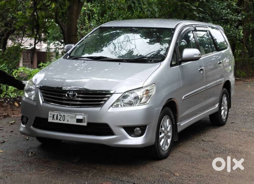 Toyota Innova 2.5 V Diesel 8-seater, 2013, Diesel