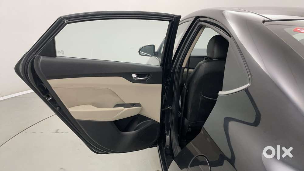 Hyundai Verna 1.5 Sx Vtvt Ivt, 2022, Petrol