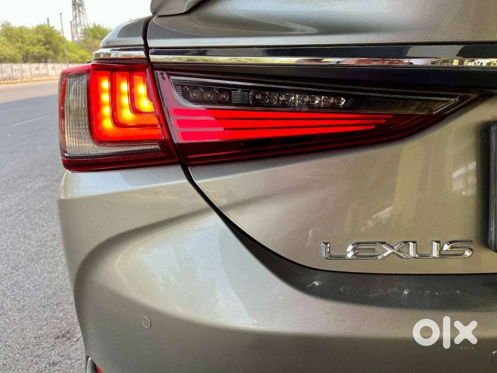 Lexus Es 300h Luxury, 2022, Petrol