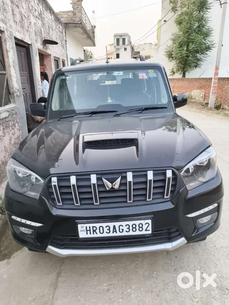 Mahindra Scorpio Classic 2026 Diesel 8400 Km Driven