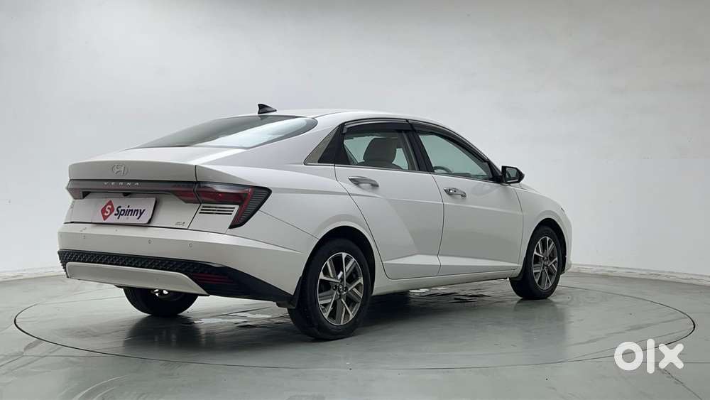 Hyundai Verna 1.5 Sx (o) Petrol Mt, 2023, Petrol