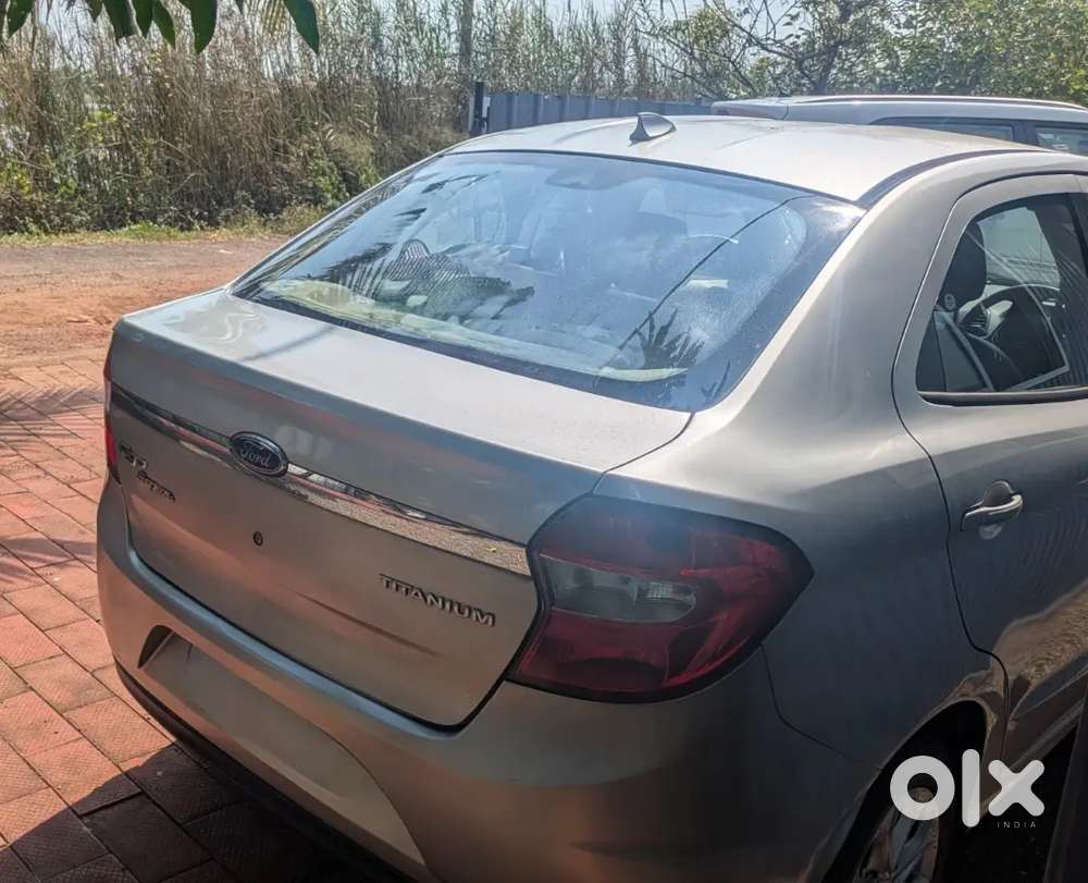 Ford Aspire Titanium Blu 2017