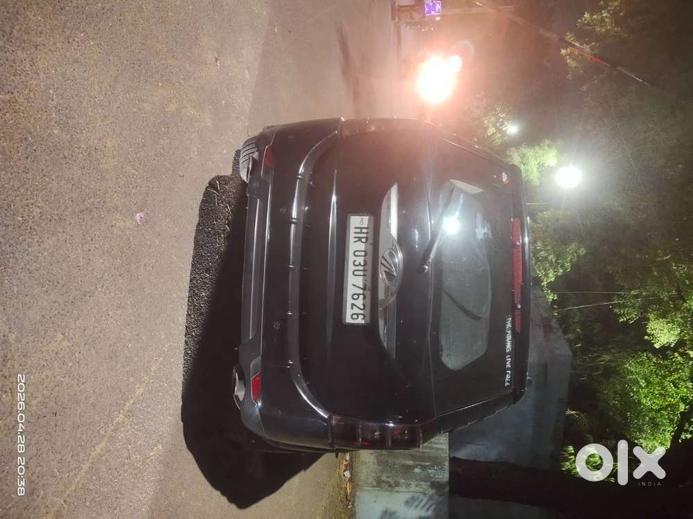 Xuv 500 W10 At , Black Beast