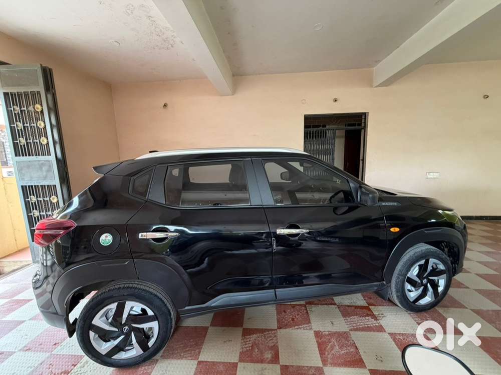 Nissan Magnite Visia + Petrol Manual 2025
