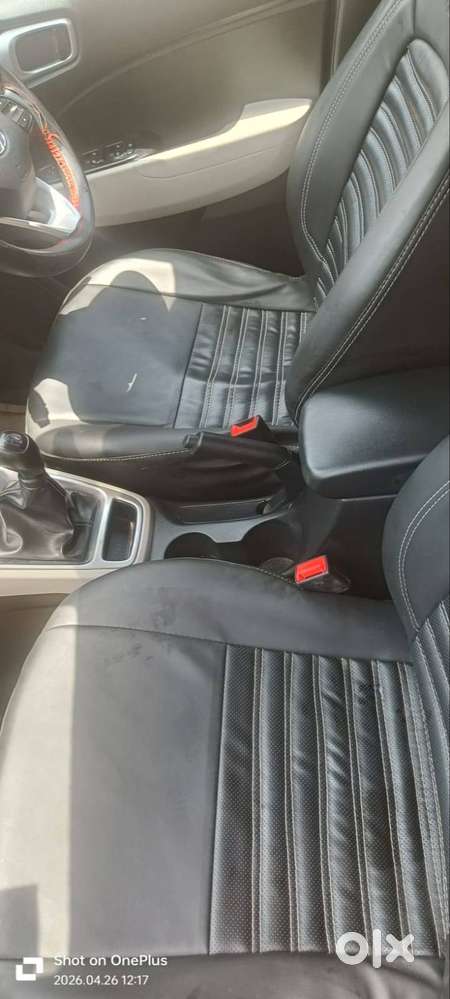 Hyundai Venue 2024 Petrol Well Maintained