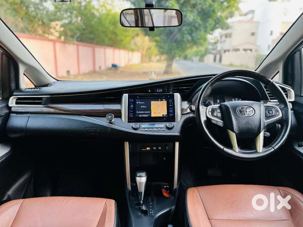 Toyota Innova Crysta 2.8 Zx At 7 Seater, 2017, Diesel