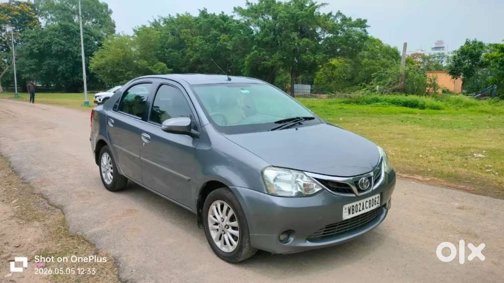 Toyota Etios 1.5 V, 2013, Petrol