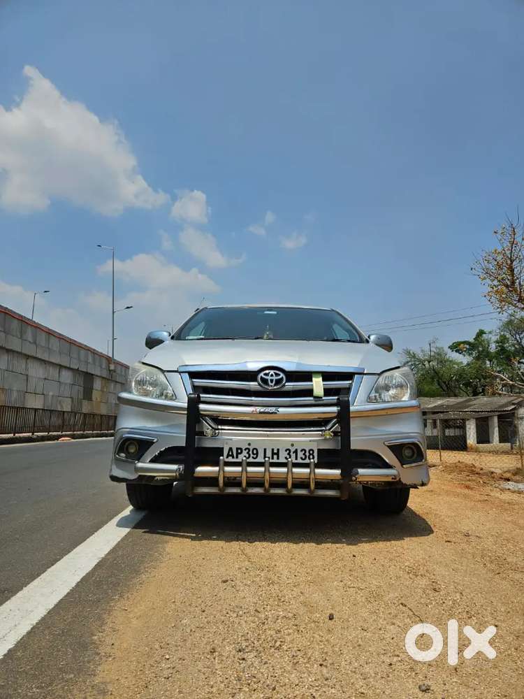 Toyota Innova 2012 Diesel Well Maintained