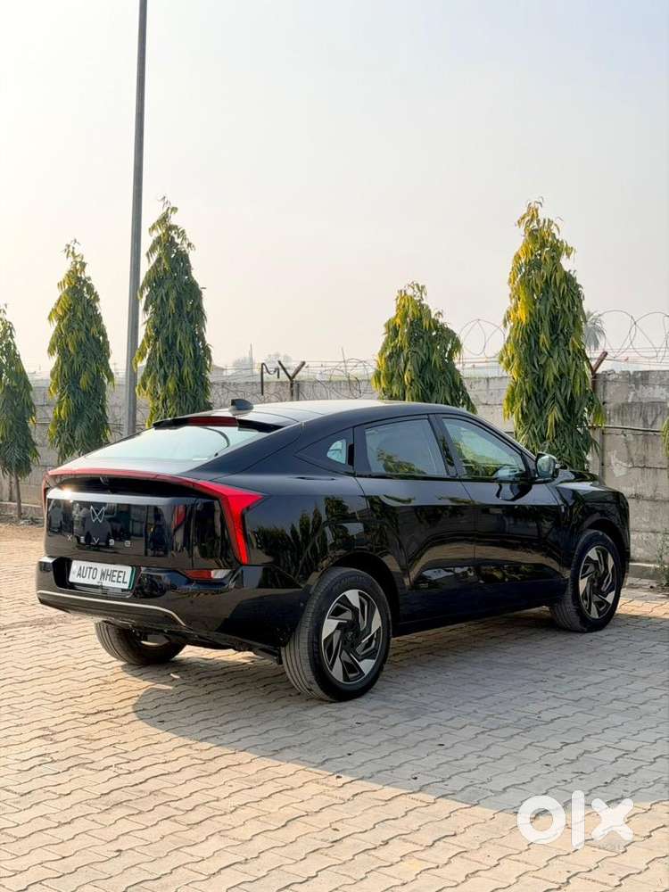 Mahindra Xev 9e 2025 Electric 9900 Km Driven