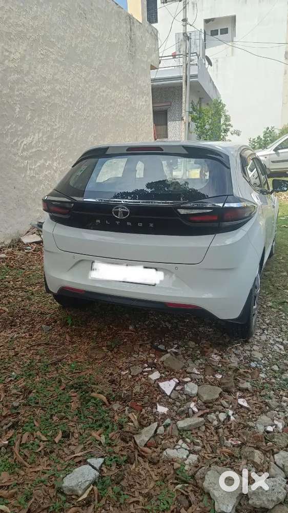 2022 Tata Altroz 1.2 Petrol Manual