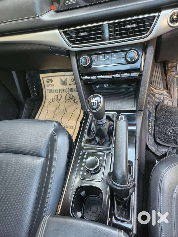 Mahindra Xuv700 2.2 Ax 7 Diesel At Str Awd, 2025, Diesel