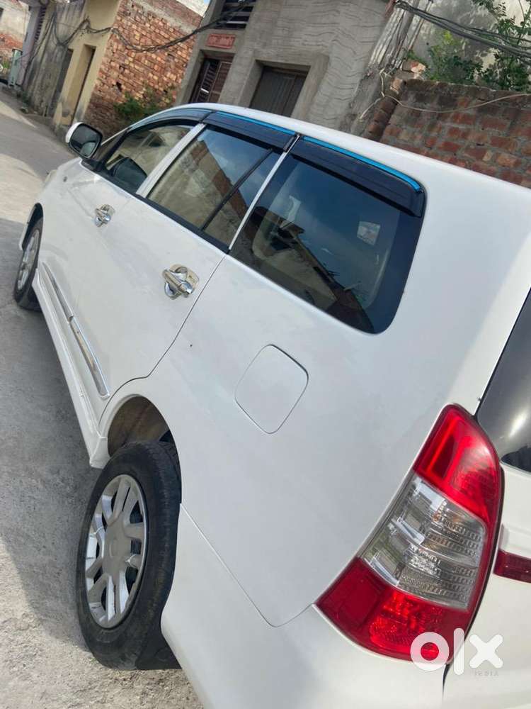 Toyota Innova 2012 Diesel Well Maintained