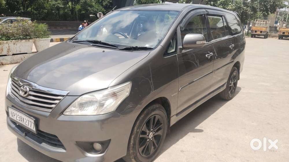 Toyota Innova 2.5 Vx (diesel) 8 Seater, 2012, Diesel