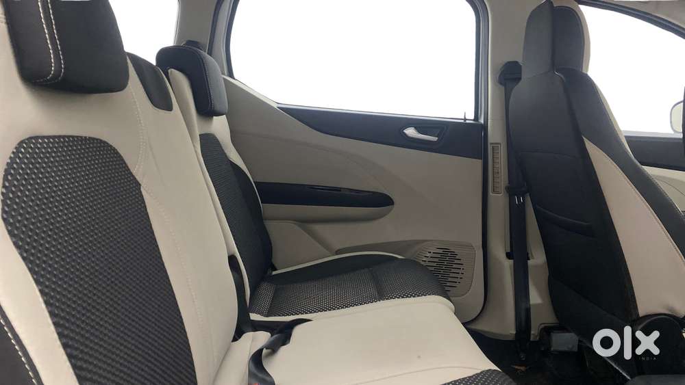 Renault Triber Rxz Easy-r Amt, 2020, Petrol