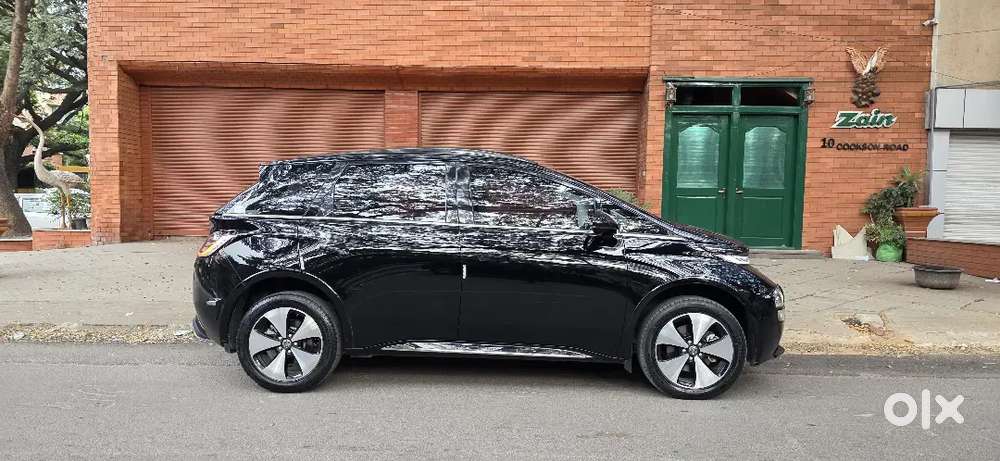 Mg Windsor Ev Essence 2025