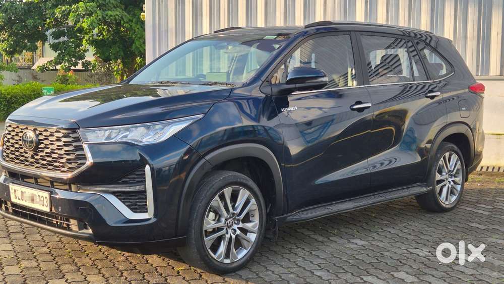 Toyota Innova Hycross 2.0 Zx (o) Hybrid 7 Str, 2023, Petrol